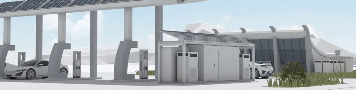 Estação de recarga rápida em rodovia com painéis solares e armazenamento de energia